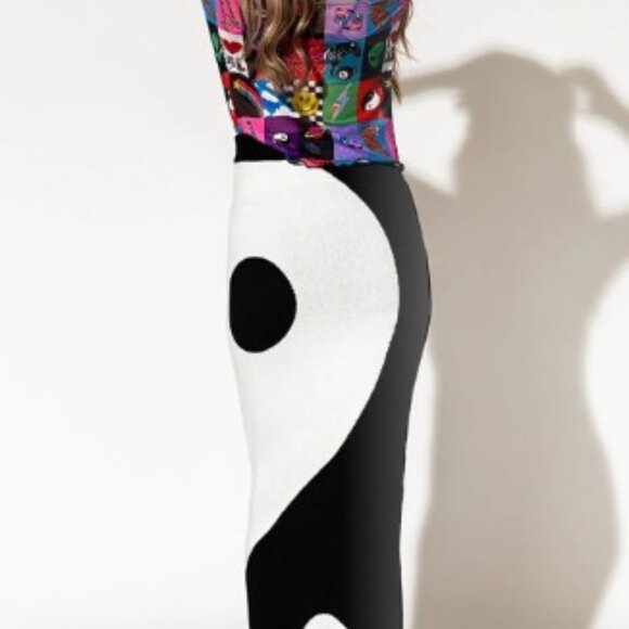 Dressed in LALA Yin Yang Fitted Skirt - Picture 2 of 3